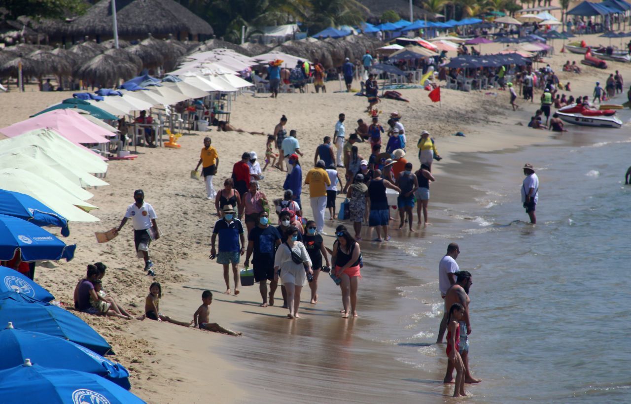 Playas en Acapulco, Guerrero, pese a la pandemia