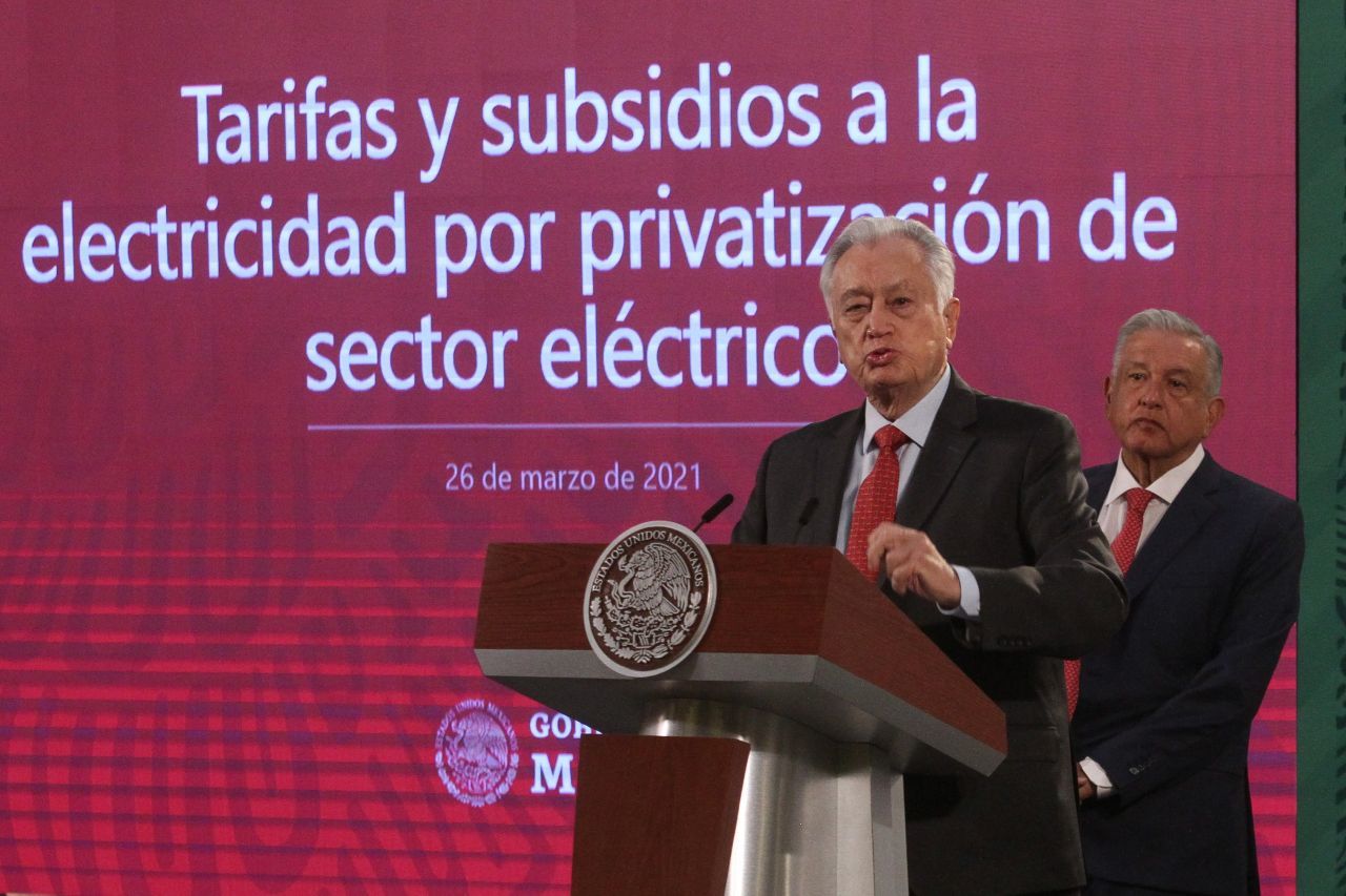 Manuel Bartlett y AMLO