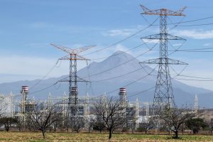 El presidente Andrés Manel López Obrador aseguró que, a pesar de no contar con la mayoría calificada en la Cámara de Diputados para la siguiente legislatura, presentará la reforma constitucional en materia eléctrica.