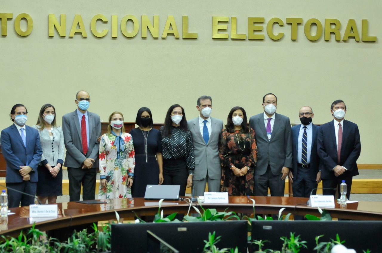 Consejeros del Instituto Nacional Electoral (INE) llamaron a respetar la veda electoral a todas las fuerzas políticas del país.