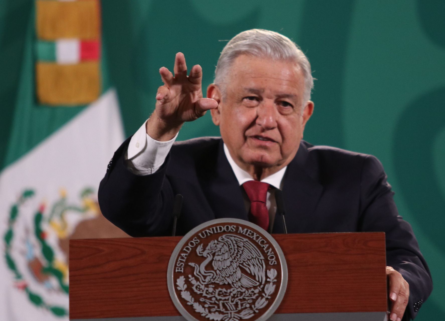 El presidente Andrés Manuel López Obrador aseguró su gobierno está en contra de las masacres, la tortura, las asociaciones delictuosas y del “mátalos en caliente”.