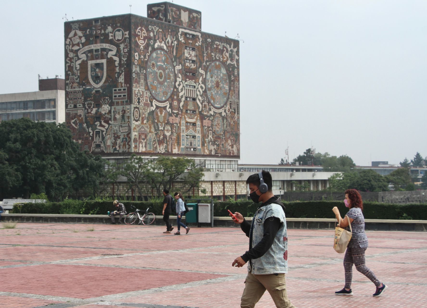 La Universidad Nacional Autónoma de México (UNAM) modificó este lunes su protocolo de regreso a clases presenciales.