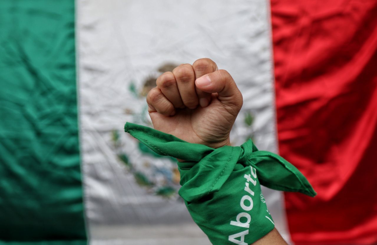 En México, el aborto es una práctica criminalizada en 28 de los 32 estados de la República. En el marco del Día de Acción Global por el Aborto Legal y Seguro este 28 de septiembre, miles de mujeres marcharon desde distintos puntos para exigir la legalización del derecho a decidir.