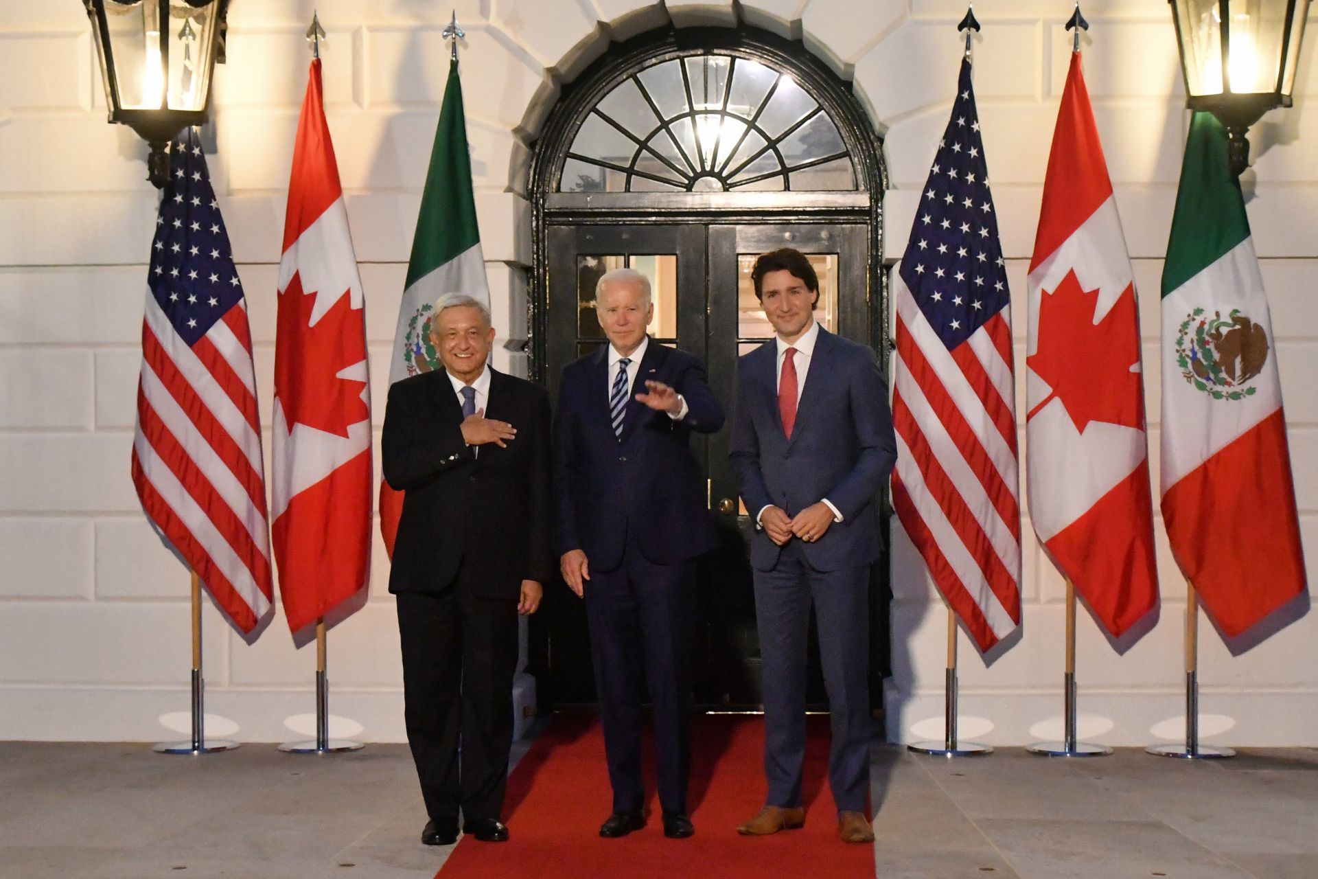 El presidente Andrés Manuel López Obrador, su homólogo de Estados Unidos, Joe Biden, y el primer ministro de Canadá, Justin Trudeau, sostuvieron por primera vez, un encuentro frente a frente.