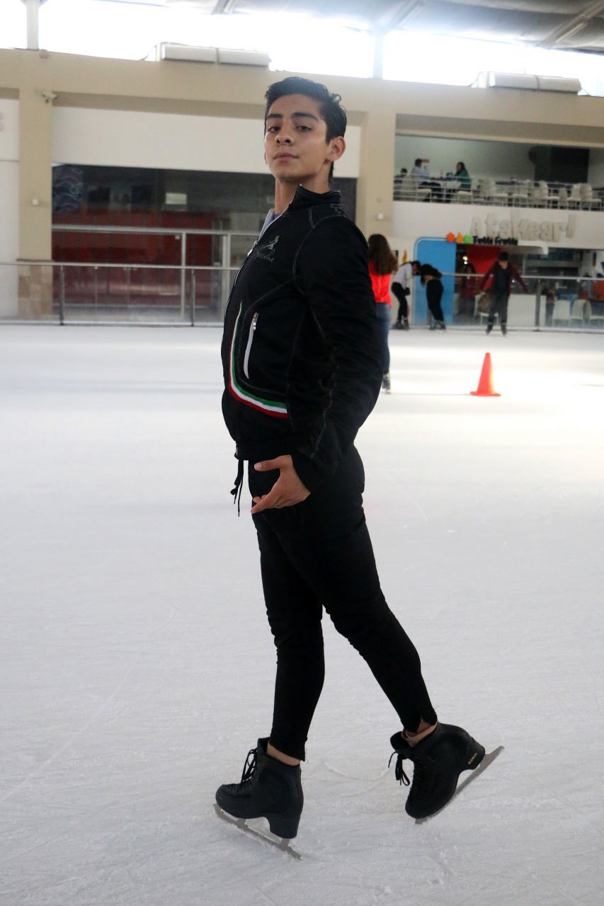 Tuvieron que pasar 30 años para que México tuviera un patinador olímpico. Pero cuando Donovan Carrillo piso el hielo en los Juegos de Beijing 2022, también se convirtió en el primer patinador mexicano que clasificó a una final en Juegos Olímpicos de Invierno.