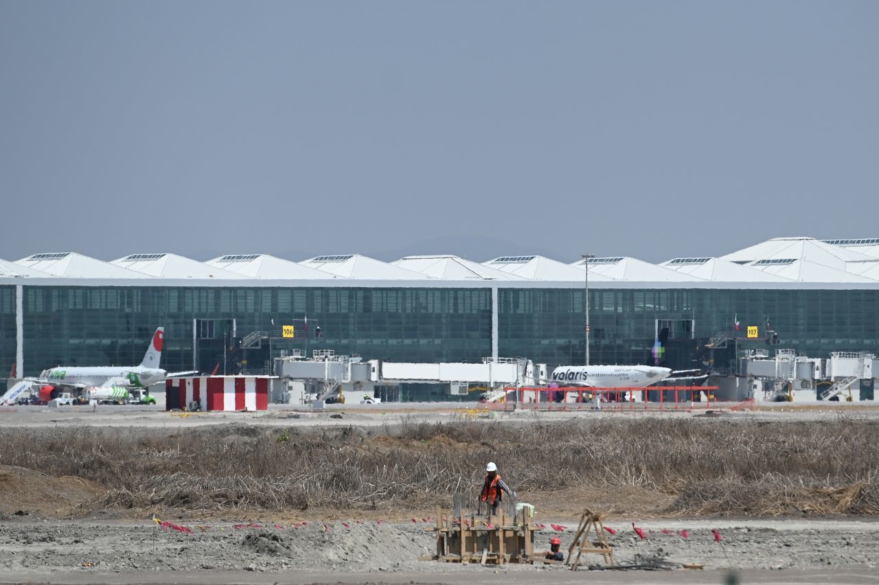 El Aeropuerto Internacional Felipe Ángeles (AIFA) abrió este lunes oficialmente sus puertas al público.