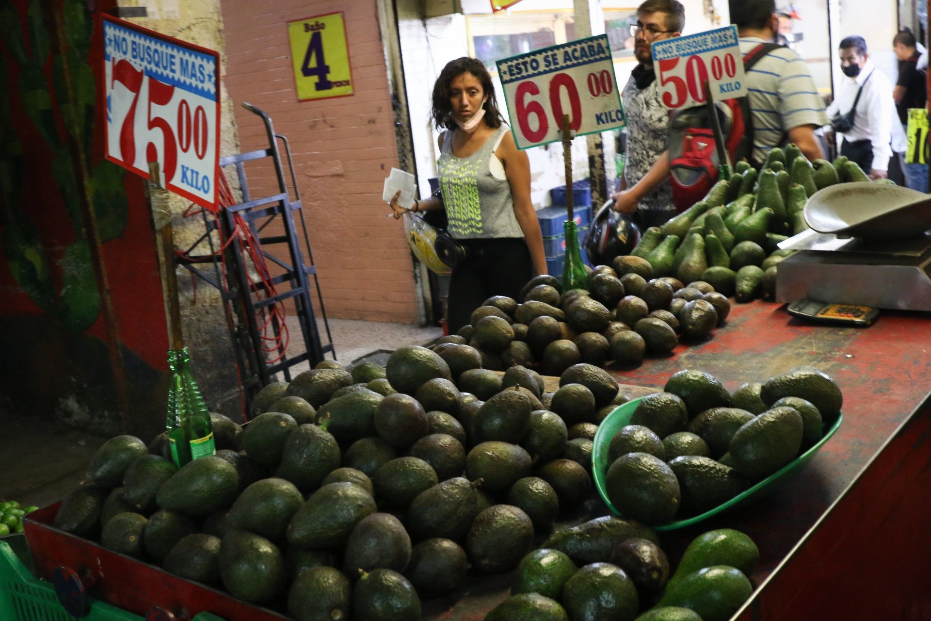 El gobierno federal dio a conocer el Paquete Contra la Inflación y la Carestía (Pacic). Éste tiene como objetivo estabilizar el precio de 24 productos de la canasta básica a nivel nacional durante los próximos seis meses.