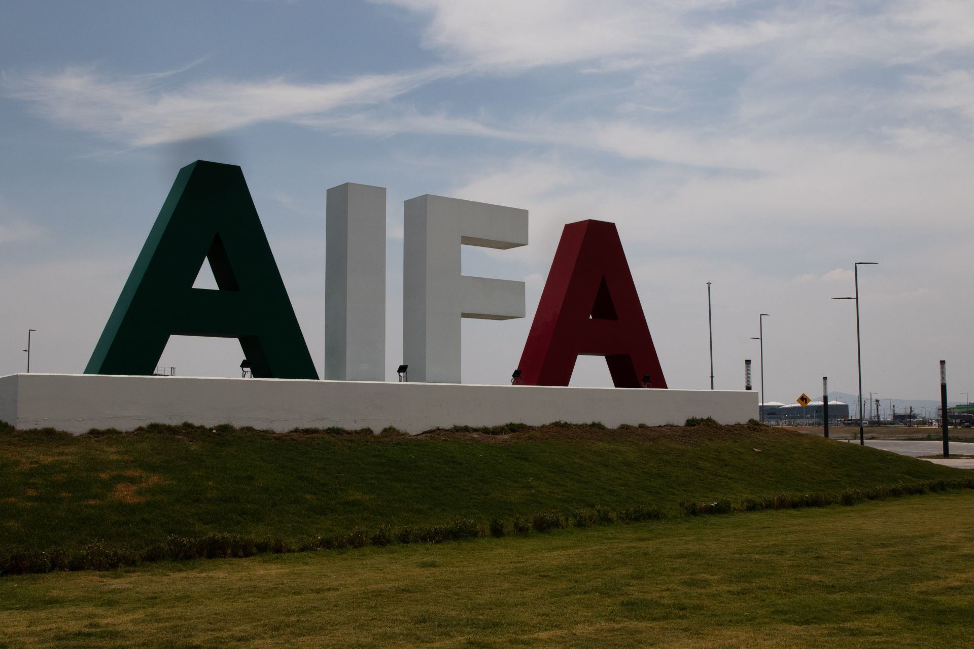 El Aeropuerto Internacional Felipe Ángeles no termina de despegar, pues, a poco más de tres meses de su inauguración, sólo ha registrado 21 vuelos, es decir, siete vuelos al mes.