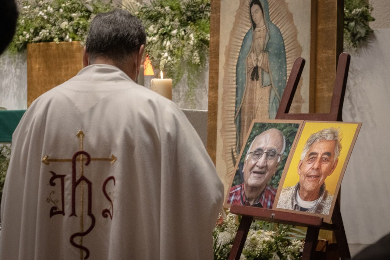 El asesinato de dos sacerdotes jesuitas y un civil fueron en Chihuahua ha sido un suceso que generó diversas reacciones alrededor del mundo, incluyendo una condena del Papa Francisco.