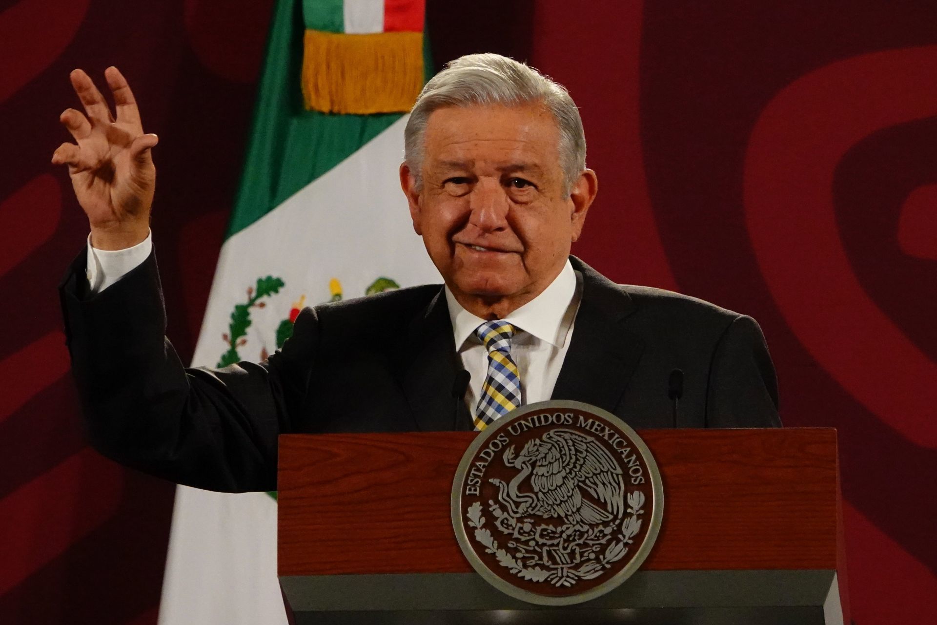 El presidente Andrés Manuel López Obrador aseguró que renunciaría a su cargo como presidente de la República, si se le comprobaran vínculos con el narcotráfico.