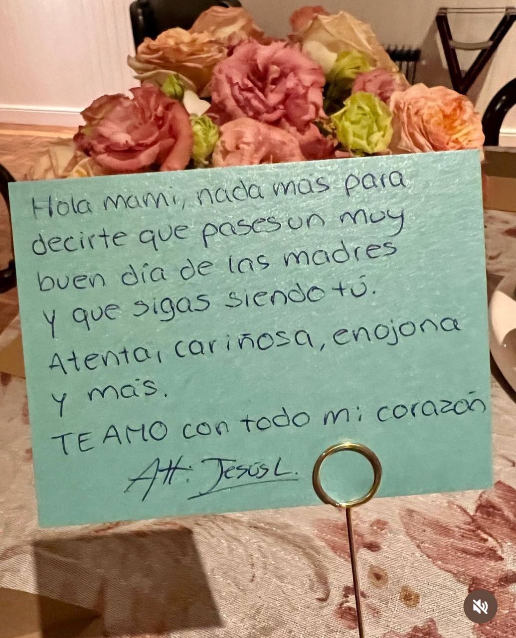 La esposa del presidente, Beatriz Gutiérrez Müller presumió un mensaje que le dedicó su hijo Jesús Ernesto, con motivo del 10 de Mayo.