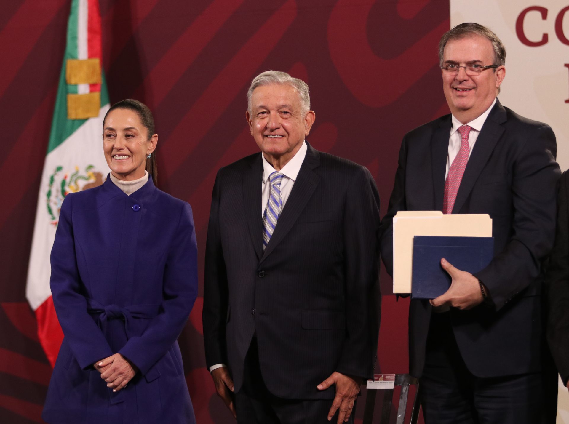 El presidente Andrés Manuel López Obrador respaldó a Claudia Sheinbaum como candidata de Morena.